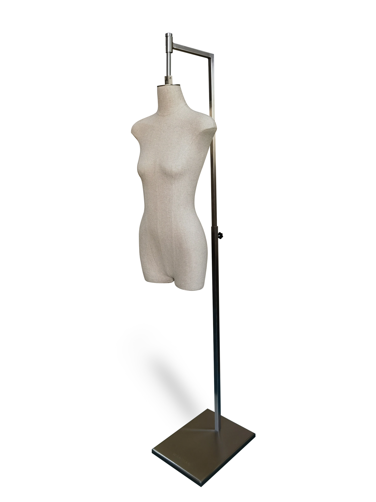 Maniquí femenino de medio cuerpo de lino premium xintu, vista en ángulo, con base de metal cepillado para exhibición en boutiques.
