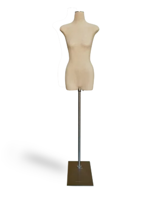 Maniquí femenino de medio cuerpo de lino Xintu, sin cabeza ni brazos, con base rectangular de metal cepillado para exhibición en boutiques de moda.