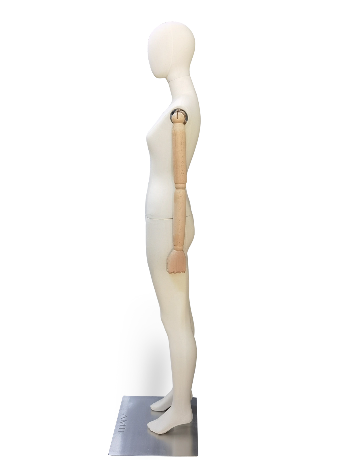 xintu_female_full_body_mannequin_side_profile_beige_linen_fabric_wrapped_adjustable_wooden_arms_square_metal_base ベージュのリネン生地で包まれたxintu女性全身マネキンの側面図。調節可能な木製のアームと四角い金属製のベース付き。