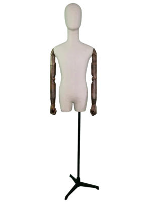 Maniquí infantil de medio cuerpo xintu-premium-linen-midf-body-display-mannequin-adjustable-dark-wooden-bras-base-trípode-negra-front Maniquí masculino de cuerpo entero Xintu Premium Linen, brazos ajustables de madera oscura, base trípode negra, vista frontal