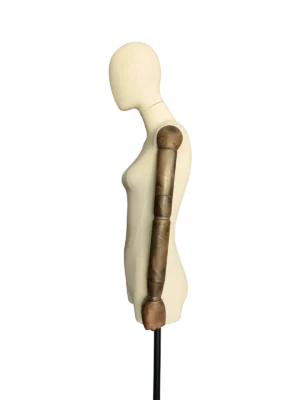 Maniquí de medio cuerpo femenino Xintu Premium Linen, brazos ajustables de madera oscura, base trípode negra, vista lateral