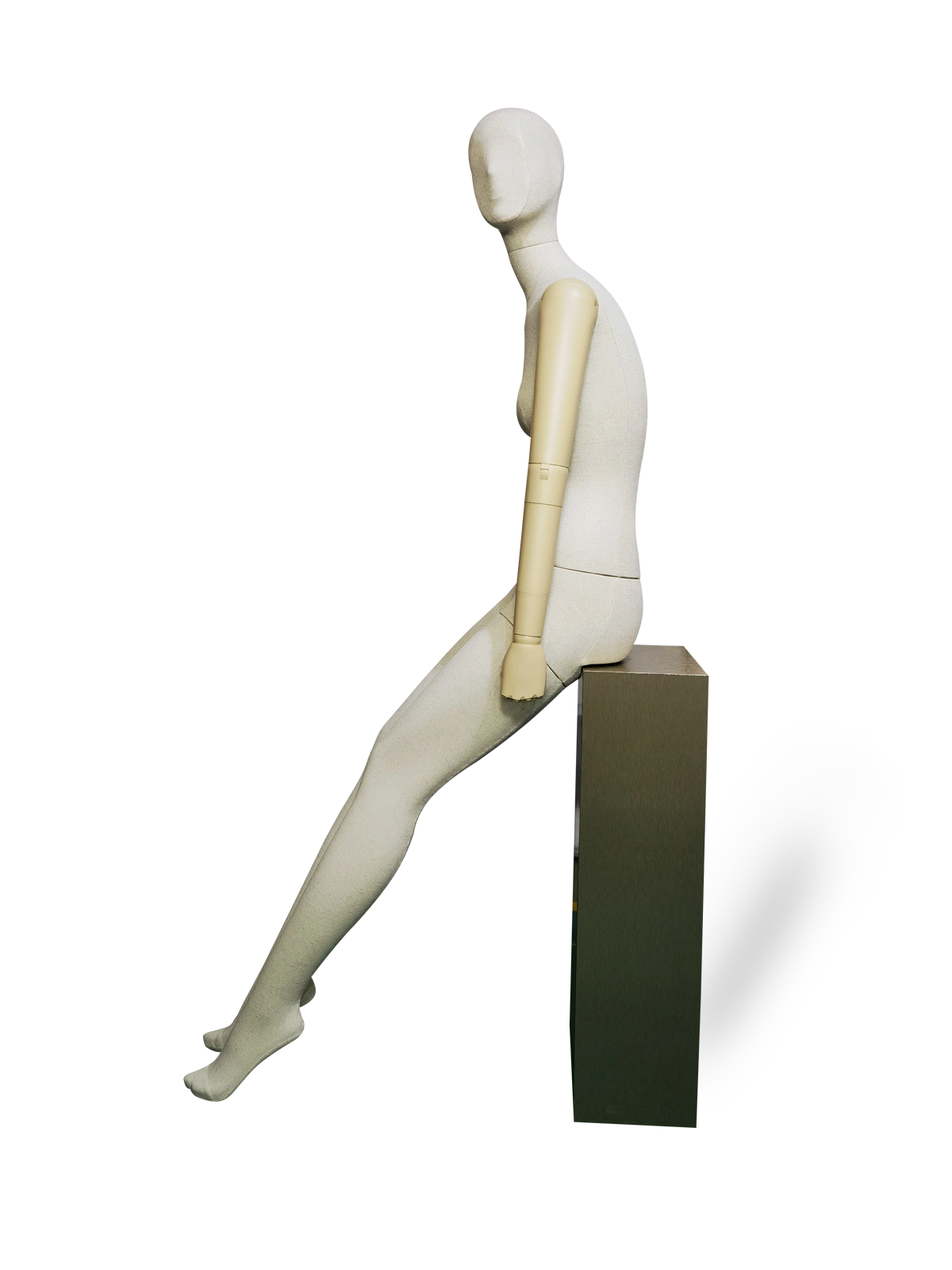 xintu-premium-lino-donna-seduta-manichino-da-esposizione-regolabile-verniciato-braccia-laterali manichino da esposizione femminile seduto in lino di alta qualità xintu con braccia verniciate regolabili, vista laterale