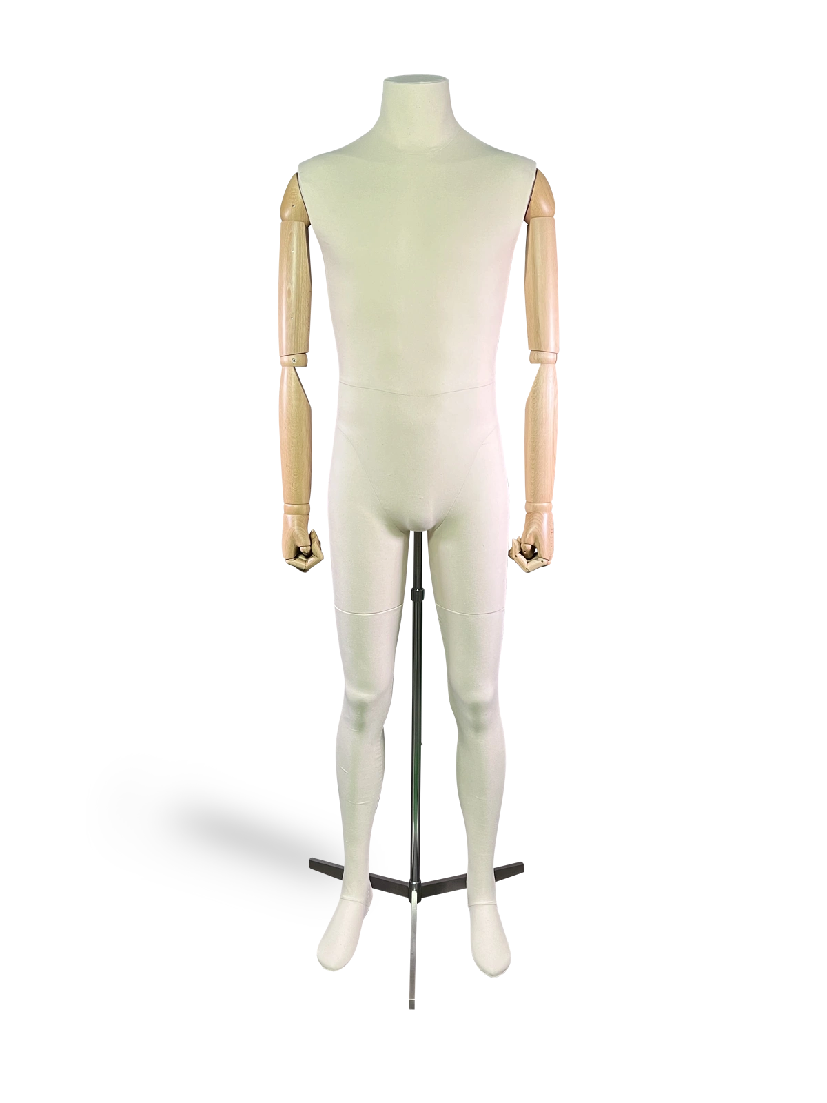 หุ่นโชว์แบบเต็มตัวชาย xintu-premium-linen-male-yohji-yamamoto-adjustable-wood-arms-silver-tripod-base-front มุมมองด้านหน้าของหุ่นจำลองชายแบบเต็มตัวของ XINTU หุ้มด้วยผ้าลินินสีขาวนวล มีแขนไม้บีชแบบมีข้อต่อและขาตั้งกล้องสีดำ.