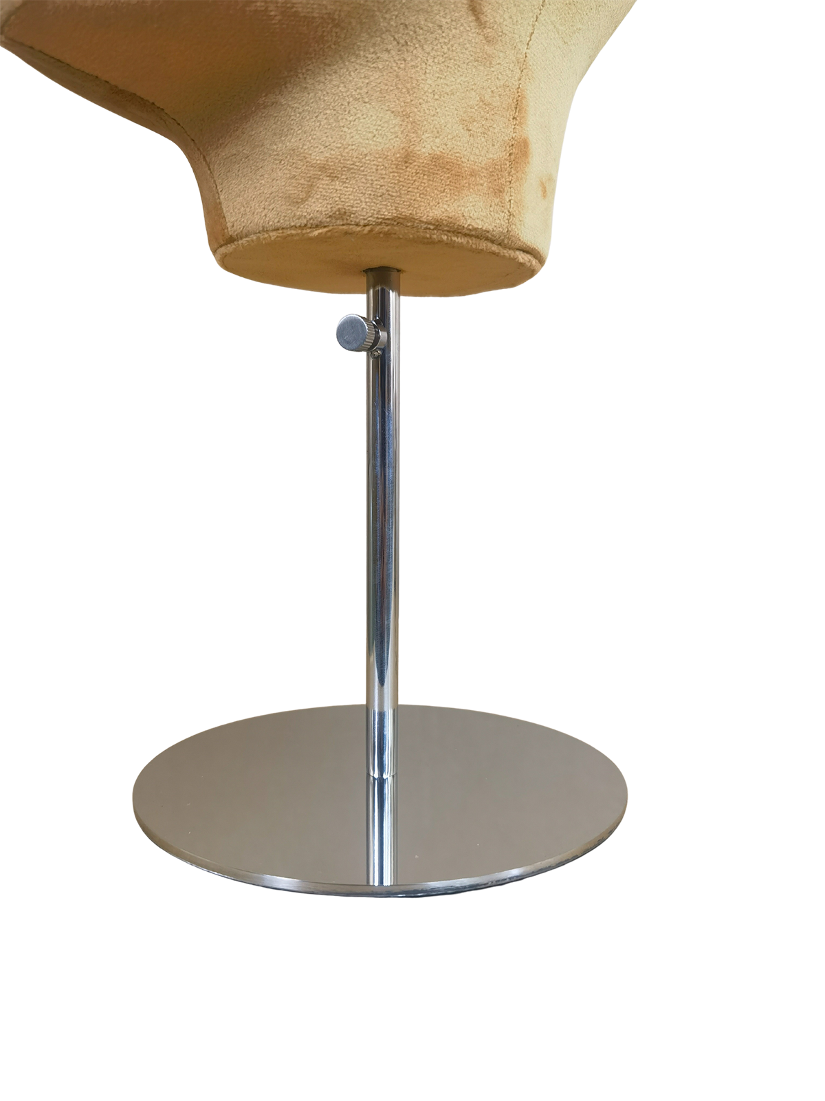 Exhibidor de cabezas de terciopelo premium Xintu, soporte ajustable de metal plateado, base redonda. Vista detallada.