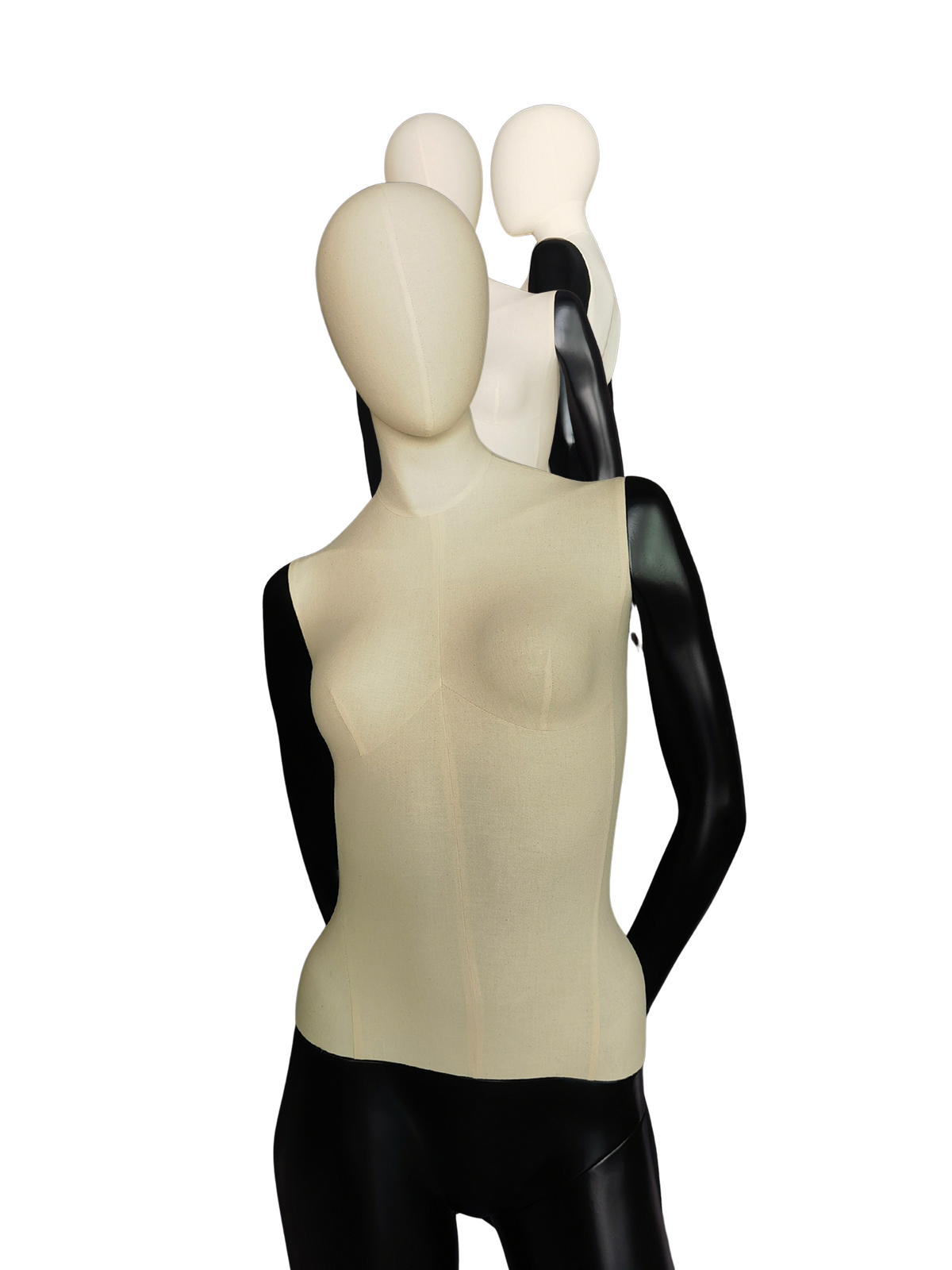 Primer plano en ángulo de un maniquí femenino XINTU, con torso de tela color crema y cabeza abstracta, con brazos negros brillantes.