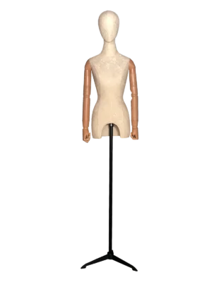 Vista frontal de un maniquí de torso femenino XINTU, cubierto de tela de encaje blanca, con cabeza abstracta, brazos de madera y soporte negro.