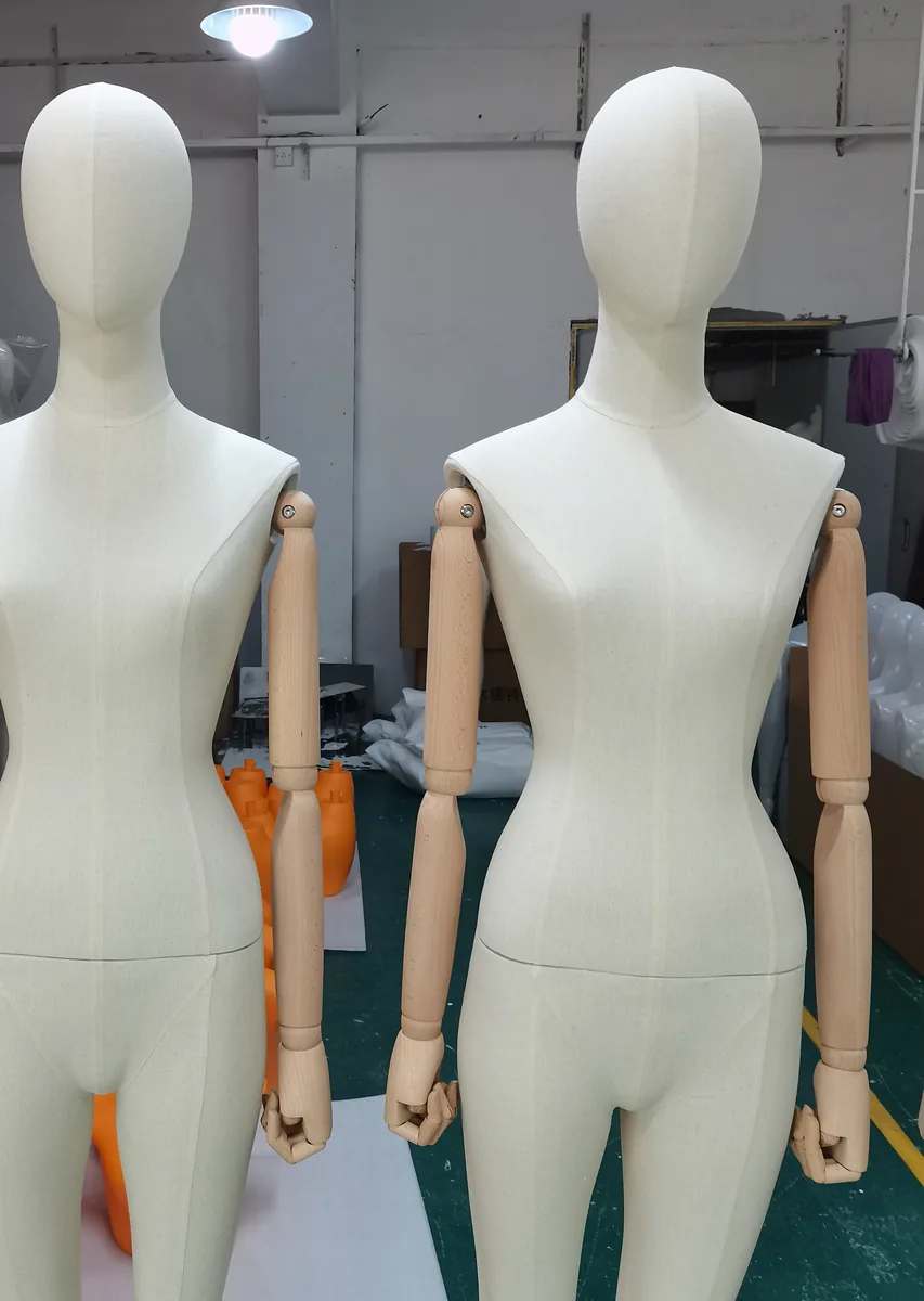 หุ่นโชว์ผู้หญิงผ้าลินิน แขนไม้บีช มีข้อต่อที่ไหล่ ข้อศอก และข้อมือ